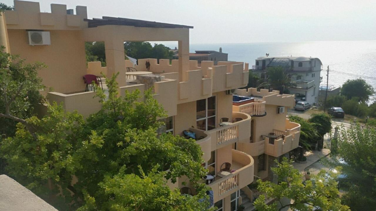 Violit Apartments&restaurant