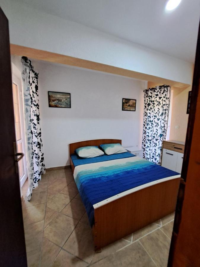 Апартаменти Violit Apartments&restaurant *