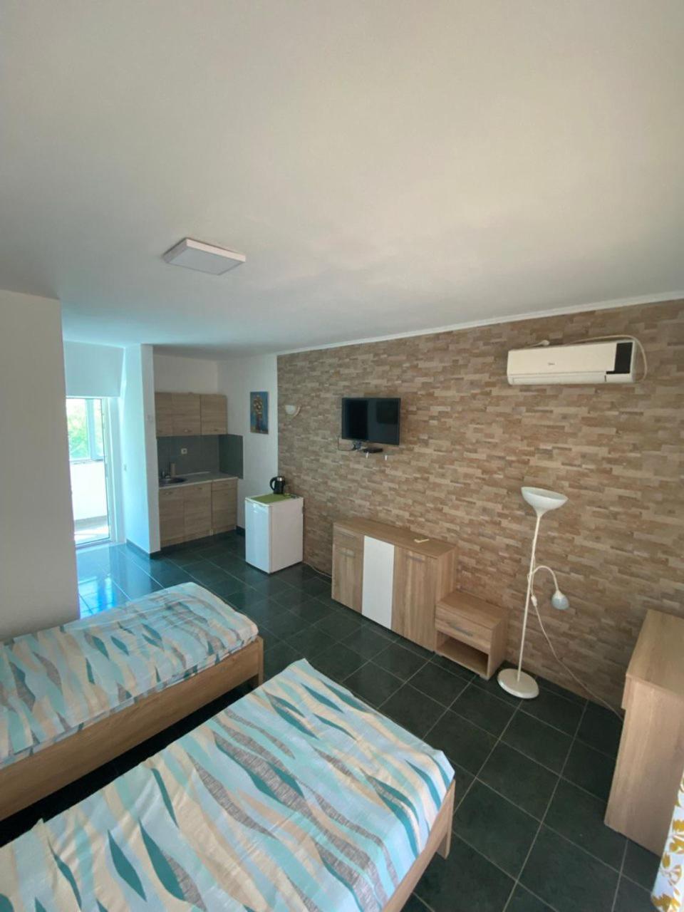 Апартаменти Violit Apartments&restaurant