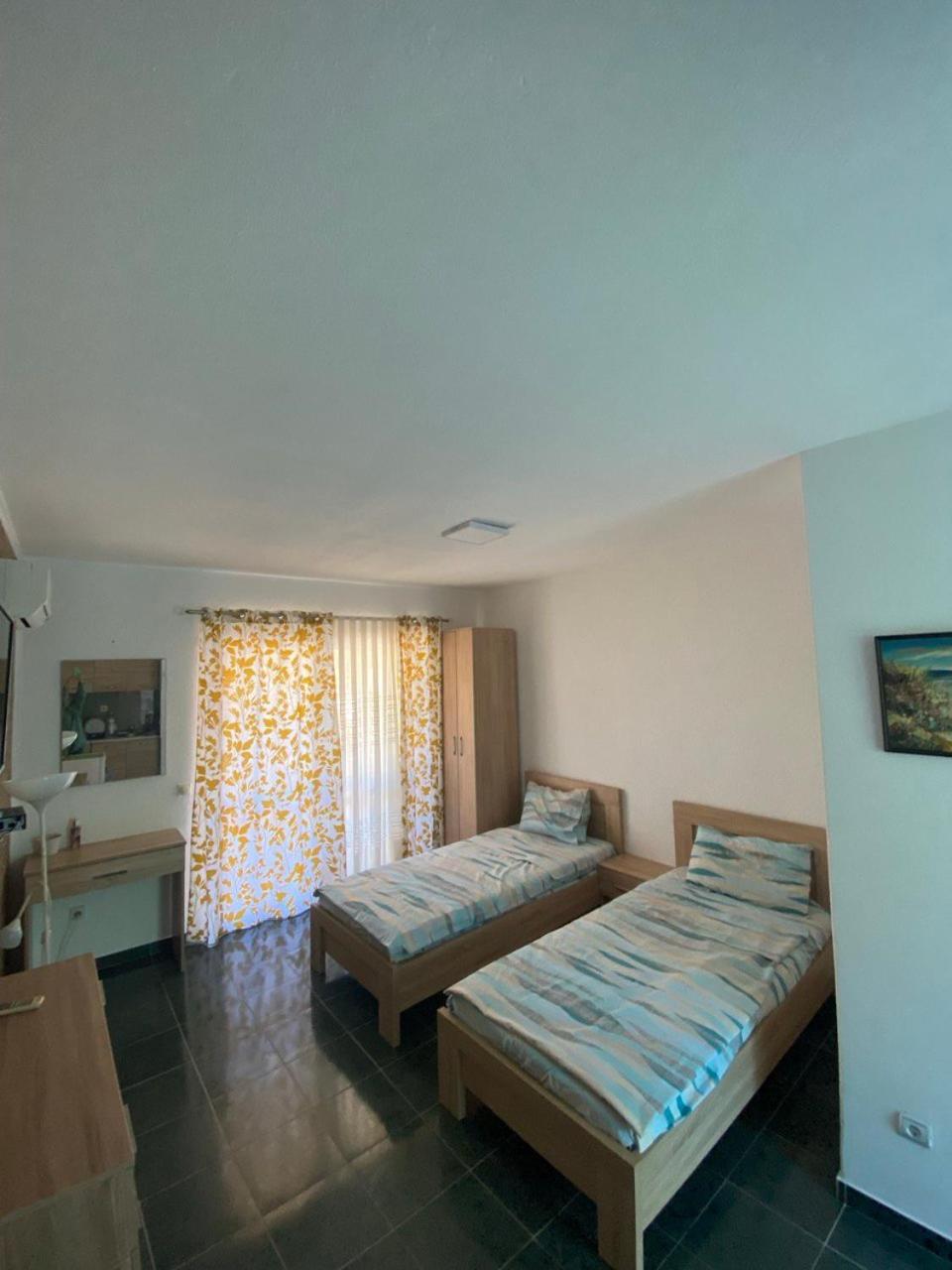 Violit Apartments&restaurant Сутоморе