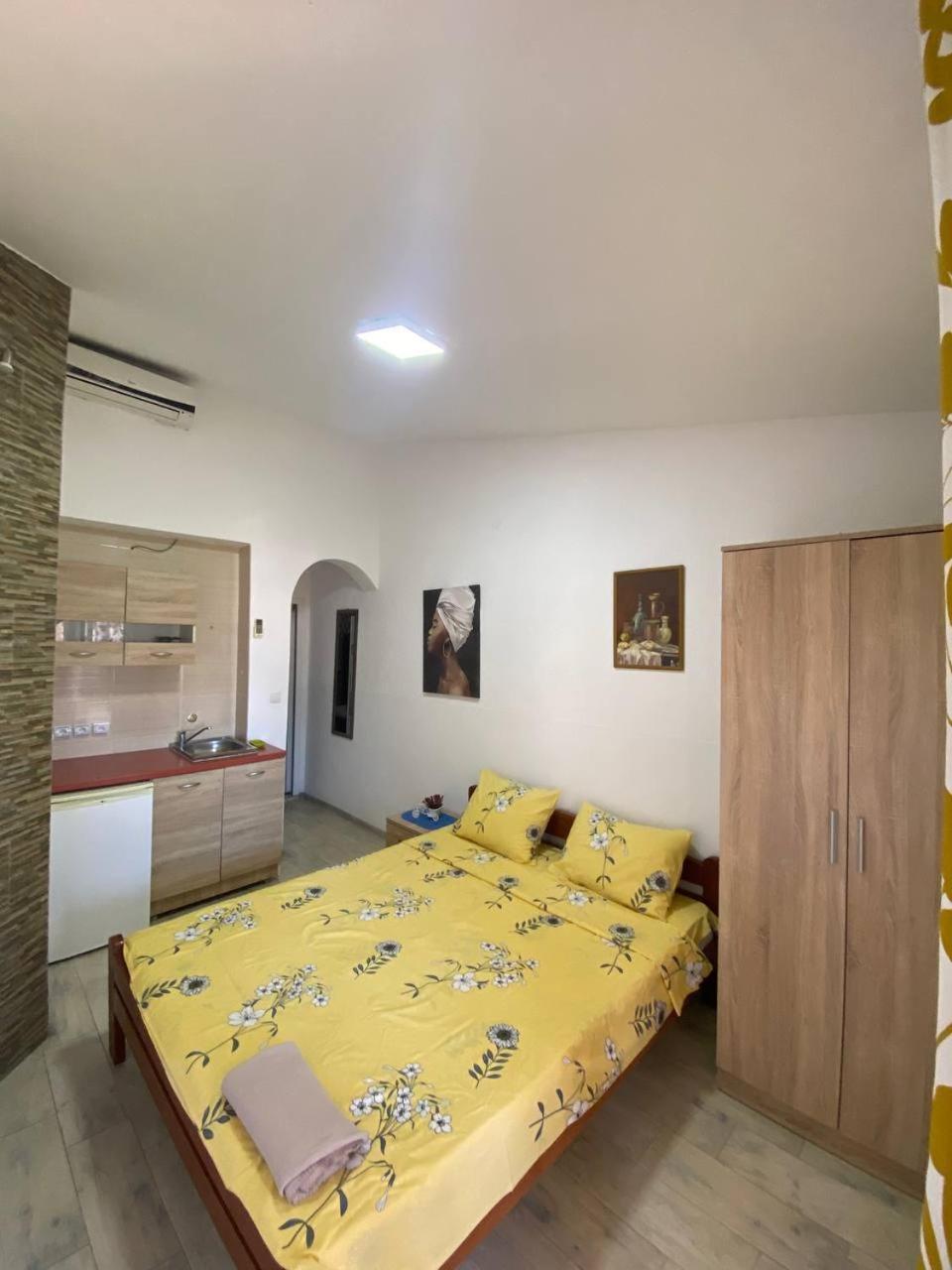 Апартаменти Violit Apartments&restaurant Сутоморе
