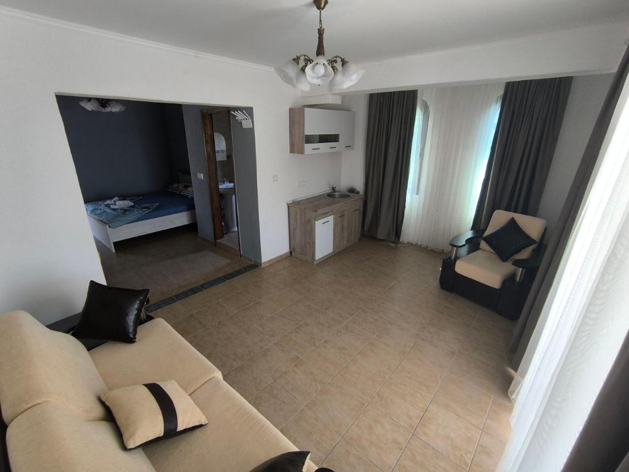 Апартаменти Violit Apartments&restaurant
